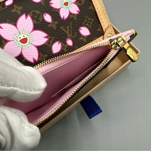 SOOD ON X POST 

Louis Vuitton LV x TM Victorine Wallet Cherry Blossom - Picture 6 of 7